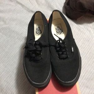 all black vans